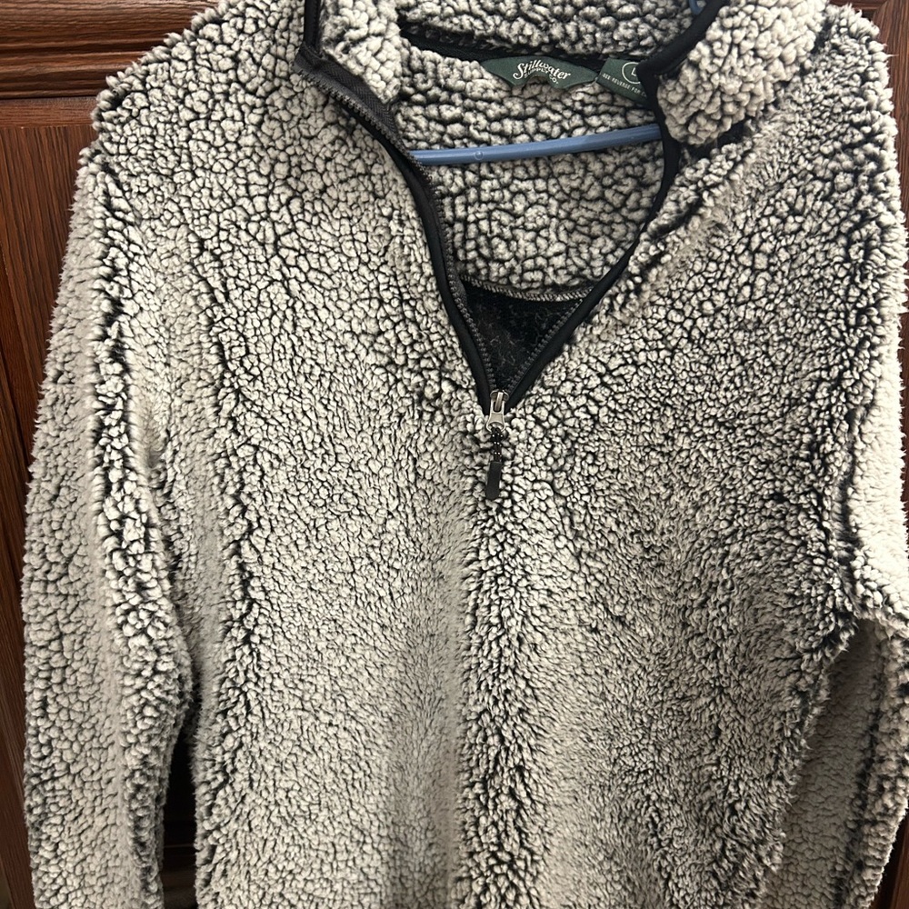 Sherpa Women's Zip Up Jacket - Black and White